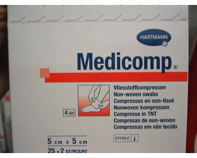 Medicomp 5x5 cm - flisz steril sebfedő