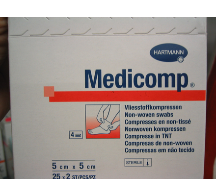 Medicomp  5x5 cm - flisz steril sebfedő